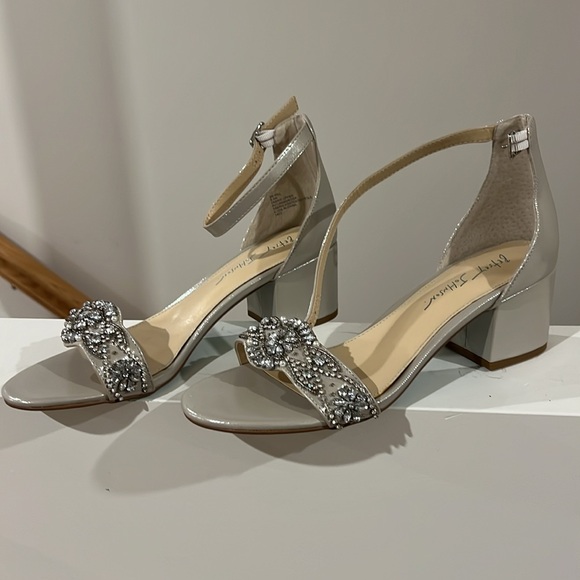 BETSEY JOHNSON ~ evening sandals ~ size 9.5 - Picture 5 of 16